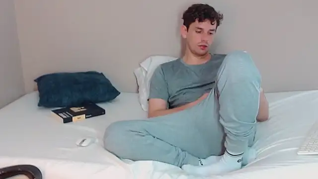 Elio555 online show from 12-20-24, 05:57