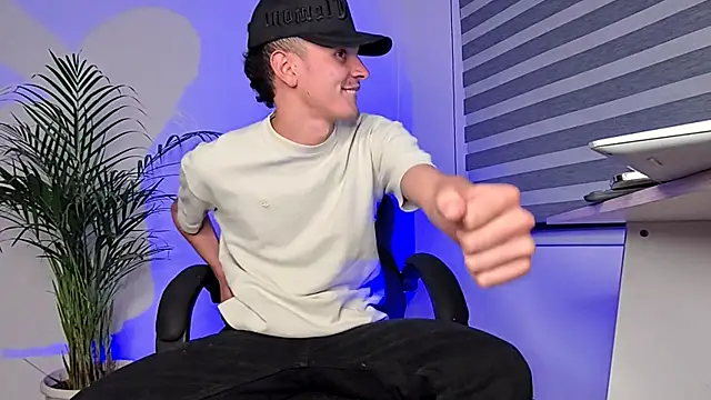 Snapshot of bastia_noooo chatting on 09-18-25, 05:09 bastia noooo online show from 09-18-25, 05:09