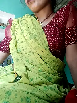 Snapshot of Hotsarina chatting on 12-18-24, 07:47 Hotsarina online show from 12-18-24, 07:47