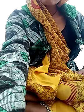 Snapshot of Hotsarina chatting on 12-23-24, 10:53 Hotsarina online show from 12-23-24, 10:53