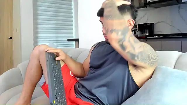 Ricardogo19 online show from 04-18-26, 08:42