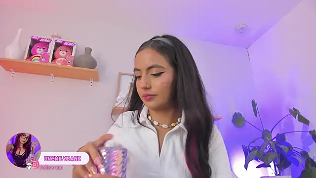 emily bank online show from 09-23-25, 07:39