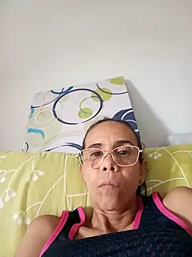 Snapshot of JuanitaDelMar chatting on 11-10-25, 12:48 JuanitaDelMar online show from 11-10-25, 12:48