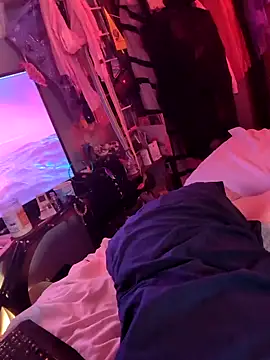 gurlnips online show from 02-08-25, 09:15