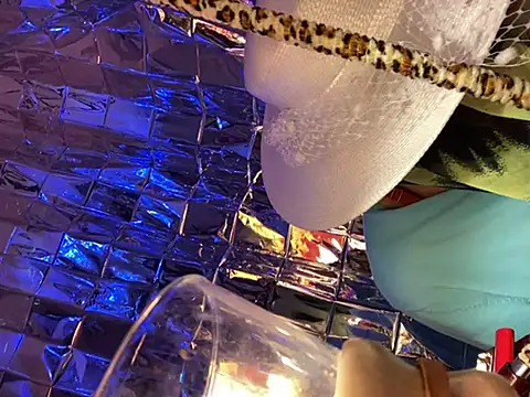 gurlnips online show from 02-14-25, 10:07