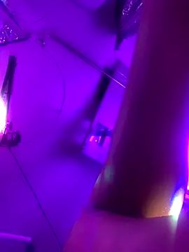 gurlnips online show from 09-29-25, 07:13