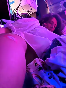 gurlnips online show from 03-09-26, 05:06