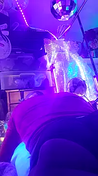 gurlnips online show from 03-18-26, 09:07