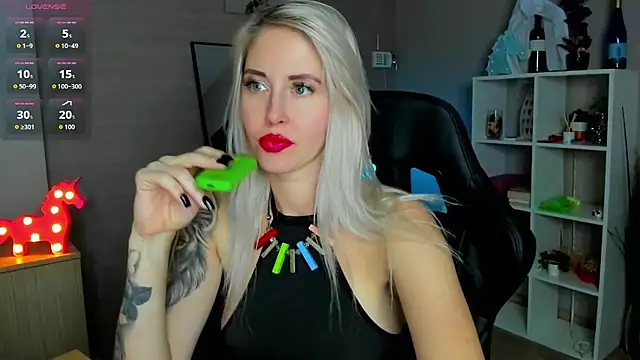 Mermaid N online show from 11-18-25, 01:33