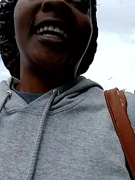  fiffii online show from 04-17-26, 07:33