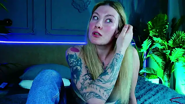 Liv Fay online show from 03-22-25, 12:17