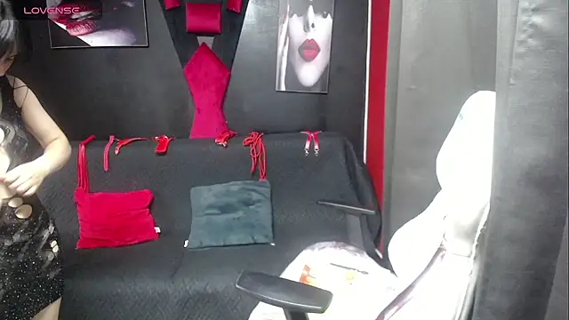 Snapshot of sailor_moon07 chatting on 01-28-25, 11:07 sailor moon07 online show from 01-28-25, 11:07