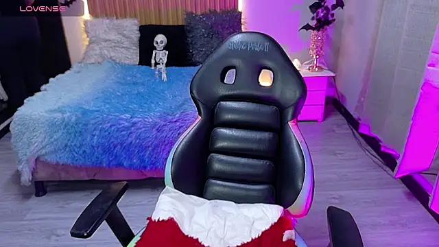 Snapshot of sailor_moon07 chatting on 10-07-25, 04:53 sailor moon07 online show from 10-07-25, 04:53