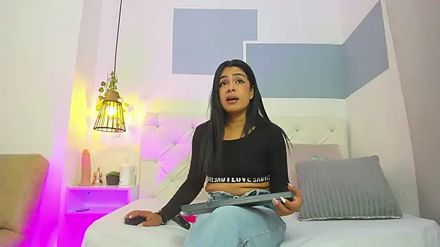 Snapshot of hannah_gray chatting on 02-17-25, 11:13 hannah gray online show from 02-17-25, 11:13