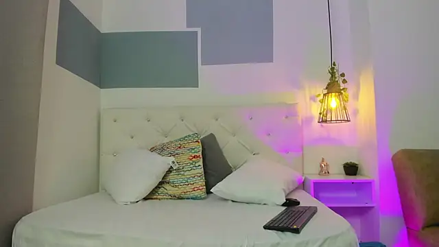 Snapshot of hannah_gray chatting on 03-01-25, 11:17 hannah gray online show from 03-01-25, 11:17