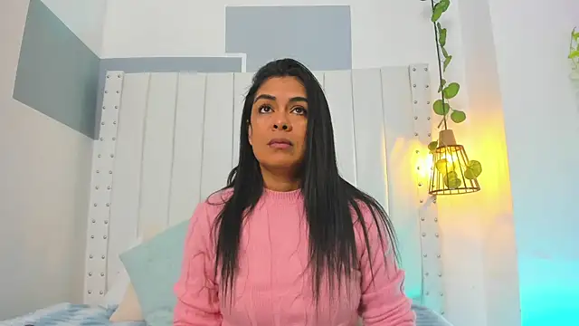 Snapshot of hannah_gray chatting on 10-13-25, 11:10 hannah gray online show from 10-13-25, 11:10