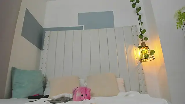 Snapshot of hannah_gray chatting on 10-14-25, 11:11 hannah gray online show from 10-14-25, 11:11