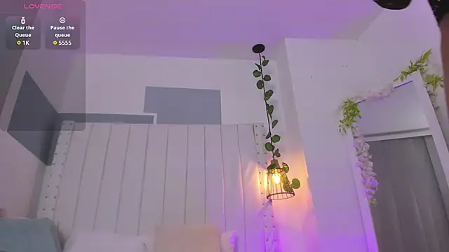 Snapshot of hannah_gray chatting on 10-29-25, 11:12 hannah gray online show from 10-29-25, 11:12