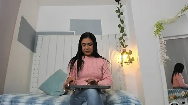 Snapshot of hannah_gray chatting on 11-09-25, 11:08 hannah gray online show from 11-09-25, 11:08