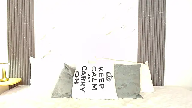 NahomyAndrews online show from 05-26-26, 02:24