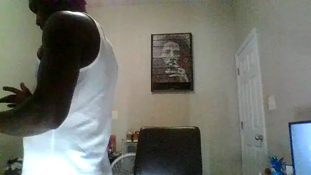 Snapshot of Hugedick0071 chatting on 03-22-25, 04:03 Hugedick0071 online show from 03-22-25, 04:03