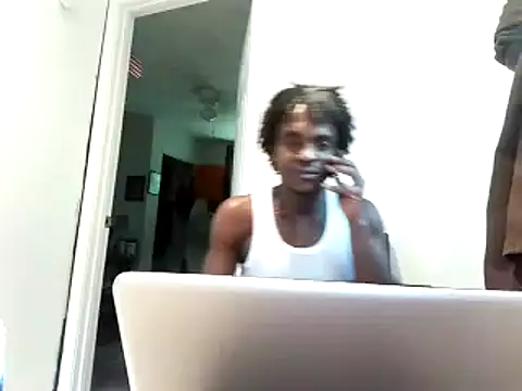Snapshot of Hugedick0071 chatting on 06-10-26, 03:00 Hugedick0071 online show from 06-10-26, 03:00