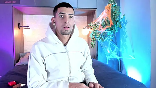 DrakeNeumann online show from 11-08-25, 03:50