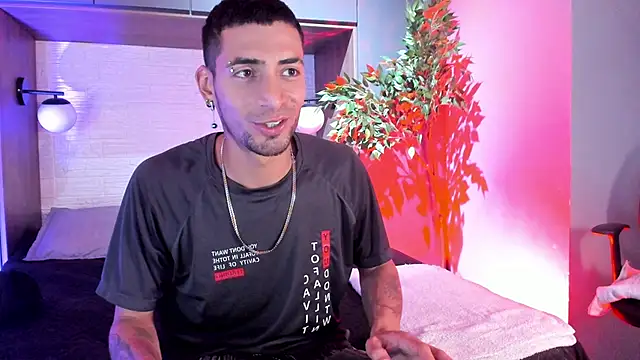 DrakeNeumann online show from 12-22-25, 02:19