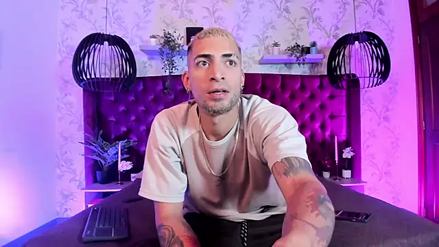 DrakeNeumann online show from 04-06-26, 03:48