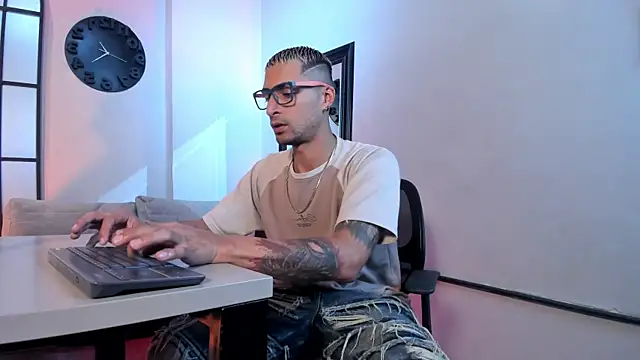 DrakeNeumann online show from 04-20-26, 03:42