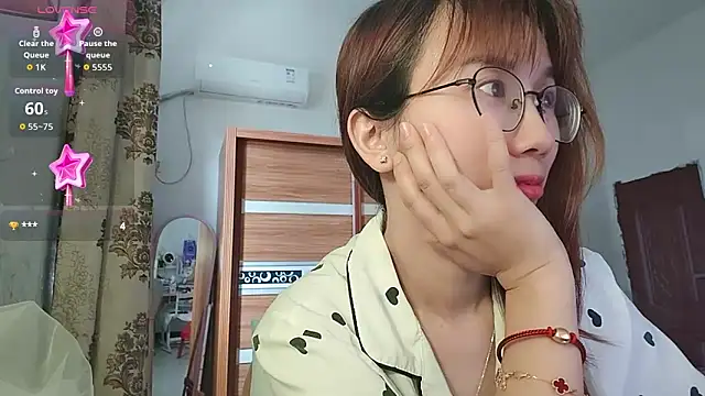Lili 666 online show from 06-08-26, 03:07