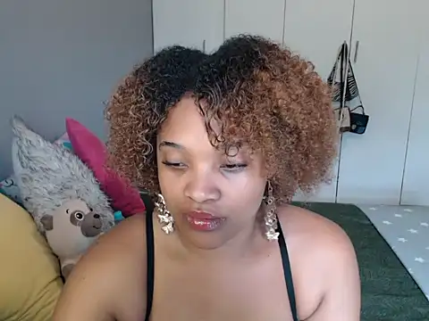 CREAMYCUPCAKExxx online show from 06-19-26, 07:45