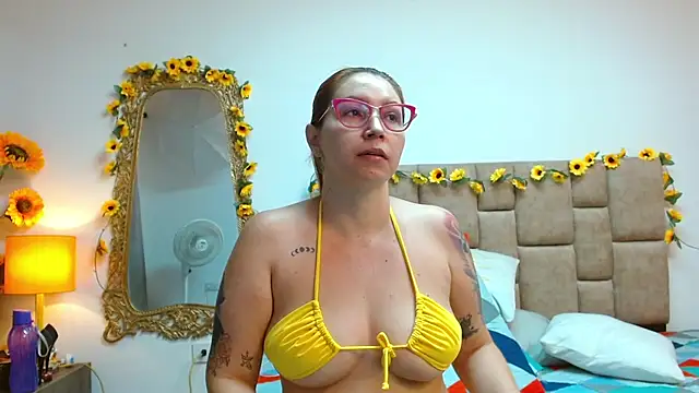 Snapshot of IsisDuzan chatting on 12-11-24, 09:23 IsisDuzan online show from 12-11-24, 09:23