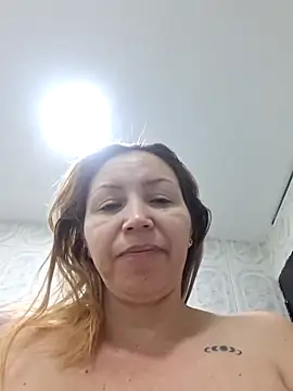 Snapshot of IsisDuzan chatting on 12-21-25, 03:41 IsisDuzan online show from 12-21-25, 03:41