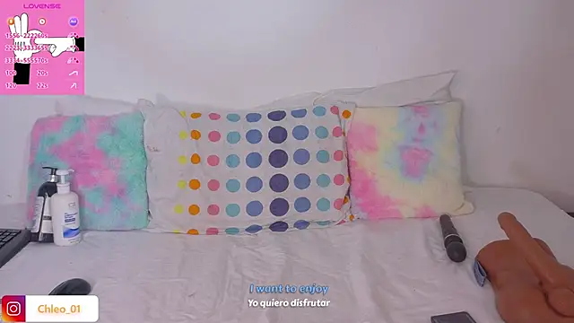 Chleo   online show from 10-18-25, 01:12