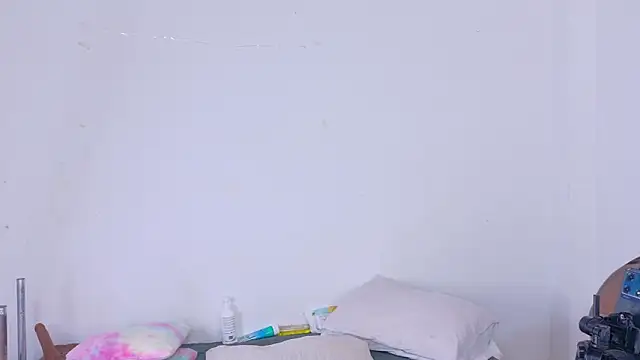 Chleo   online show from 11-12-25, 01:11