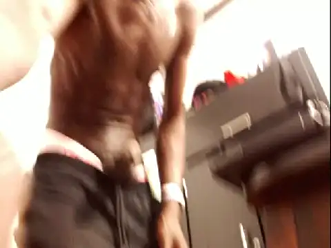 Snapshot of phillip-hot chatting on 01-20-25, 04:01 phillip-hot online show from 01-20-25, 04:01