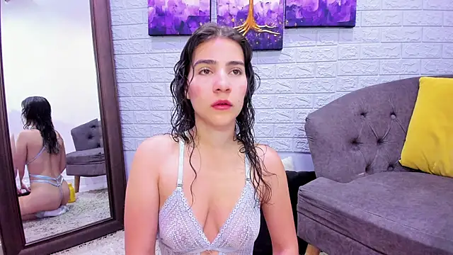 Miranda doll  online show from 04-01-26, 12:17