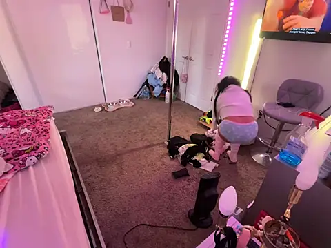 Onlypawzz online show from 02-25-26, 02:59