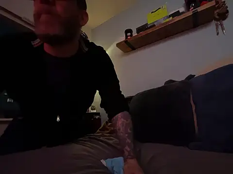 Snapshot of Tattooednakedguy chatting on 03-27-26, 11:37 Tattooednakedguy online show from 03-27-26, 11:37