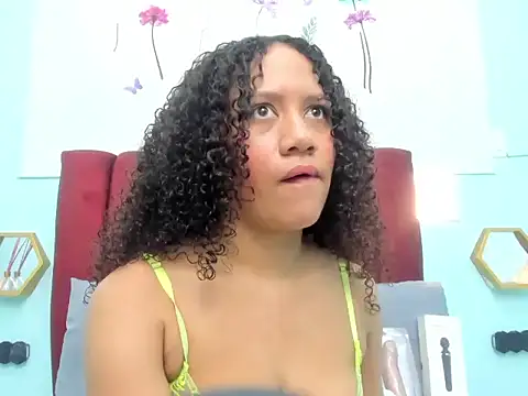 Snapshot of milky_milky1_ chatting on 11-19-25, 02:06 milky milky1 online show from 11-19-25, 02:06