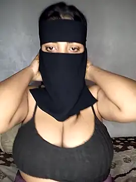 Narimane maroc online show from 11-24-25, 01:05