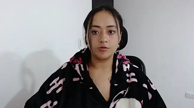 jjulietha95 online show from 02-08-25, 05:08