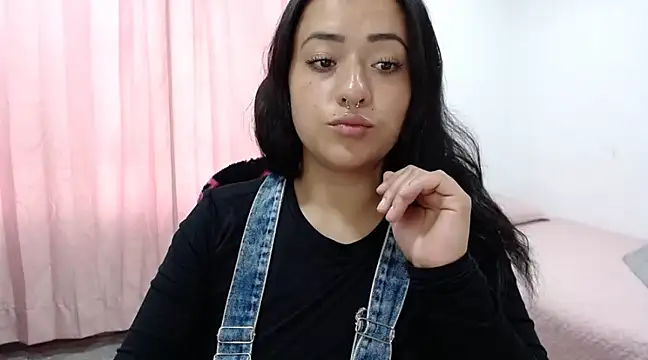 jjulietha95 online show from 02-13-25, 10:33