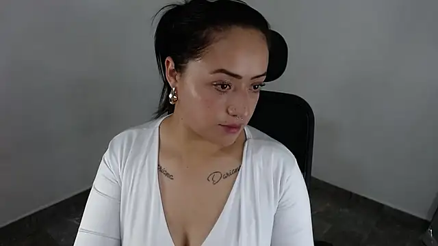 Snapshot of jjulietha95 chatting on 06-19-26, 01:43 jjulietha95 online show from 06-19-26, 01:43
