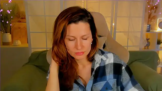 Snapshot of April_o_Nill chatting on 12-27-24, 11:17 April o Nill online show from 12-27-24, 11:17