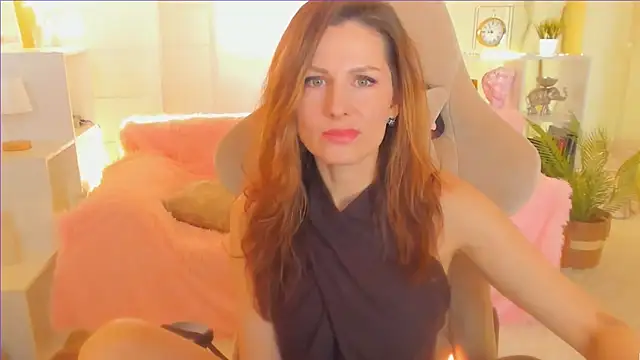 Snapshot of April_o_Nill chatting on 02-25-25, 01:06 April o Nill online show from 02-25-25, 01:06