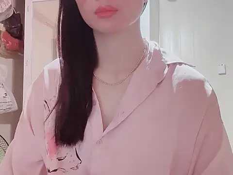 Snapshot of LinhChi_9x chatting on 10-15-25, 01:50 LinhChi 9x online show from 10-15-25, 01:50