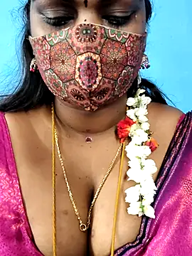 Snapshot of mayaa2u chatting on 06-25-26, 03:28 mayaa2u online show from 06-25-26, 03:28