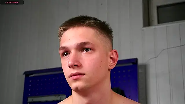 dustyn fox online show from 11-21-25, 03:11